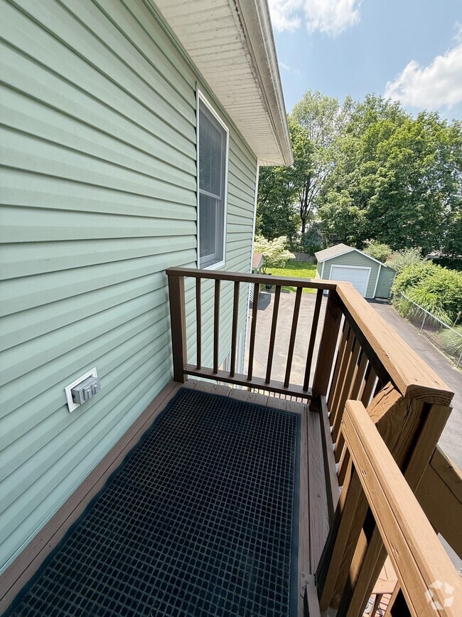 Building Photo - 642 Lincoln Ave Unit B All Inclusive Rental
