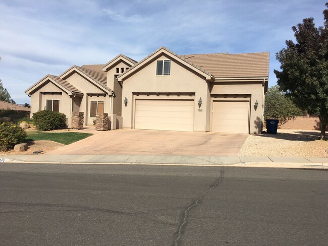 Five Bedroom Home in Washington Fields - Five Bedroom Home in Washington Fields