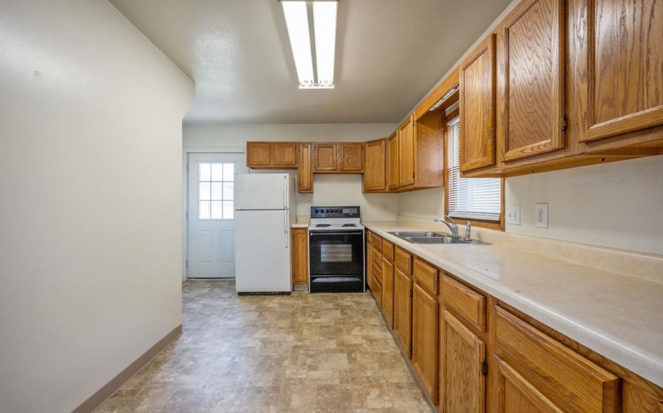 Photo - 914 Maish Ave