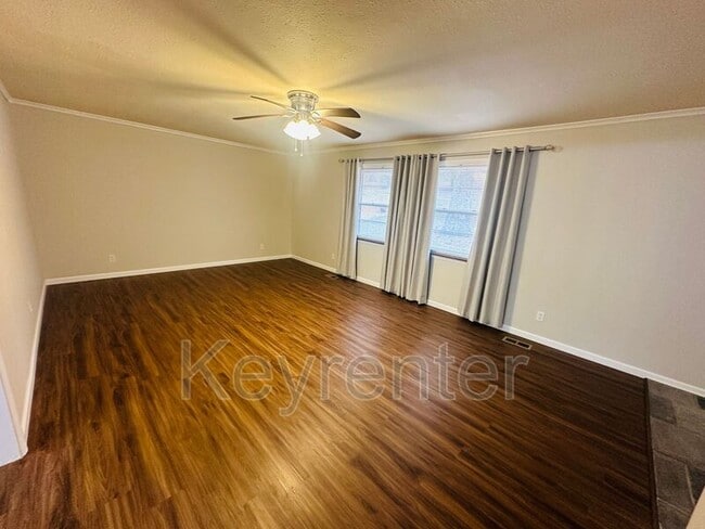 Photo - 516 Post Oak Ln