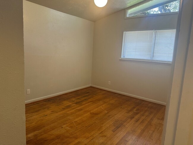 Photo - 319 Chestnut St