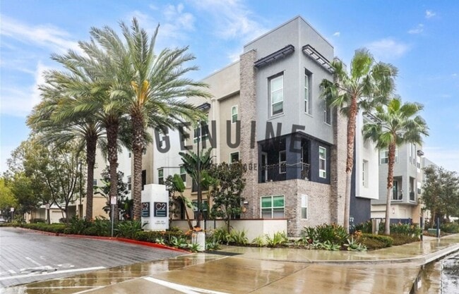 Building Photo - Coming Soon: Modern Tri-Level 2Bd 2.5Ba Townhouse in Irvine!