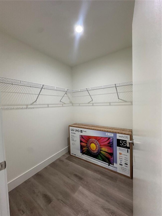 Photo - 3801 N Dixie Hwy Unidad 522