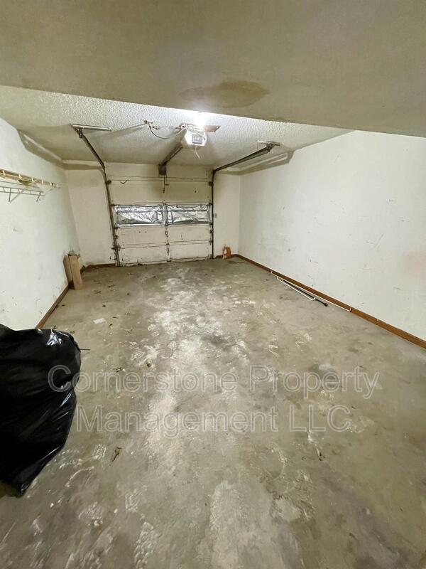 Photo - 909 Fir St