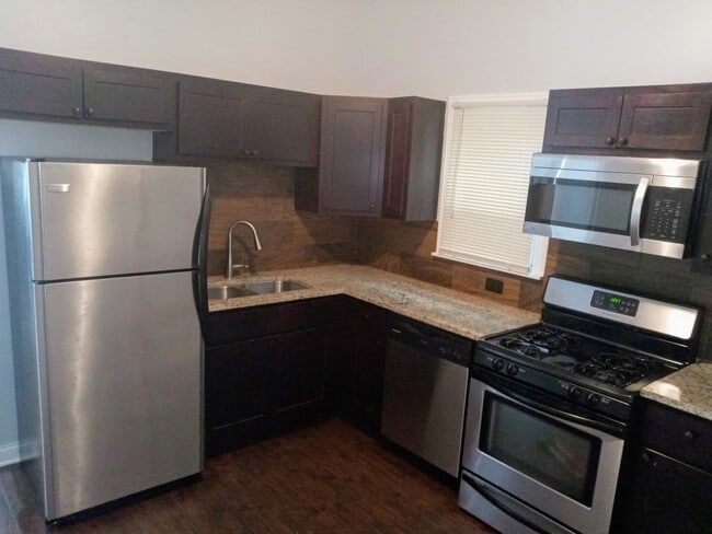 Building Photo - 6735 S Laflin St Unit 1st floor