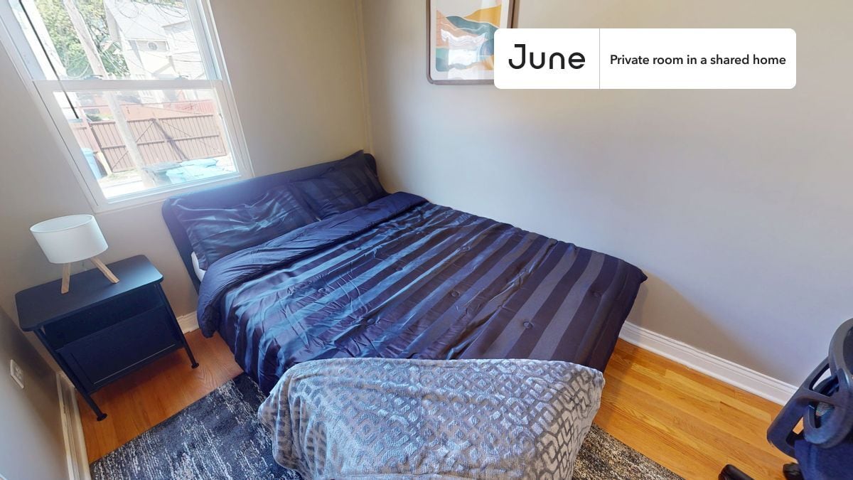 Private bedroom in 3 bed/1 bath Home - Private bedroom in 3 bed/1 bath Home
