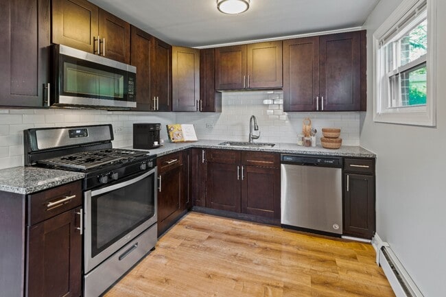 Photo - Updated 2 Bed in Lake Bluff | Parking Included | Pet Friendly | Top Schools Unit A