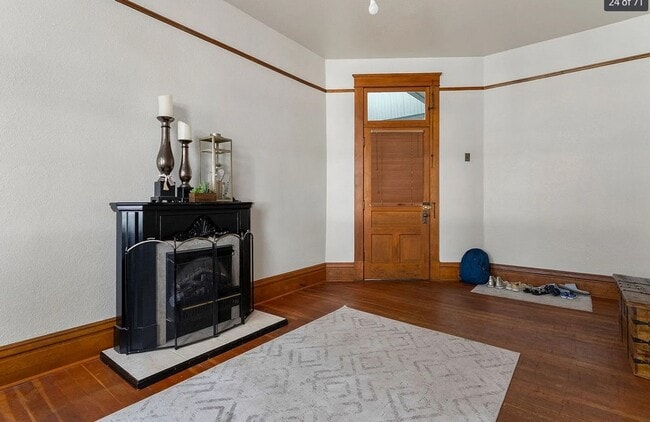 Photo - Charming 2 Bed, 2 Bath Apartment in Downtown Hamilton