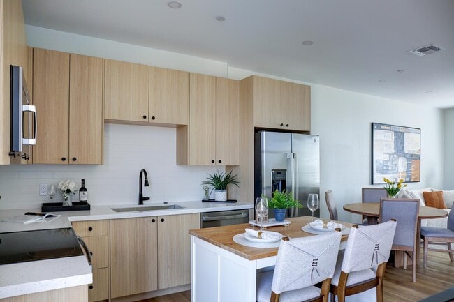 Photo - 630 N Power Rd