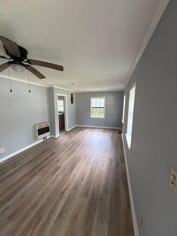 Photo - 1033 Dorgan St