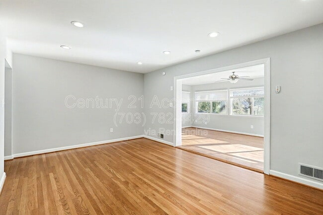 Photo - 3107 Valley Ln