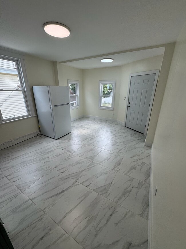 Photo - 79 Struyk Ave