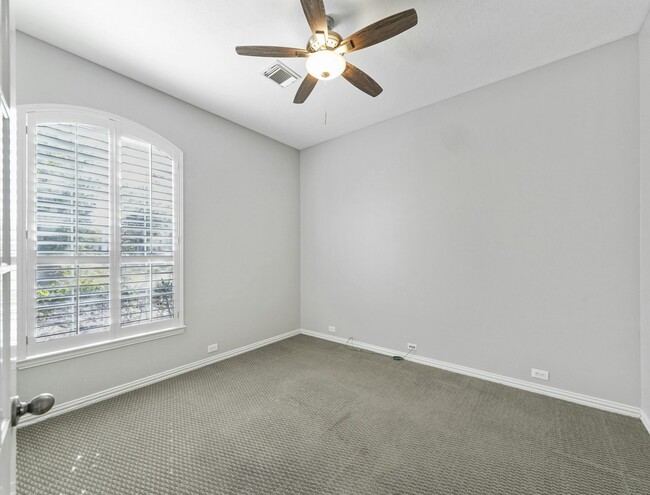 Photo - 106 Cezanne Woods Dr