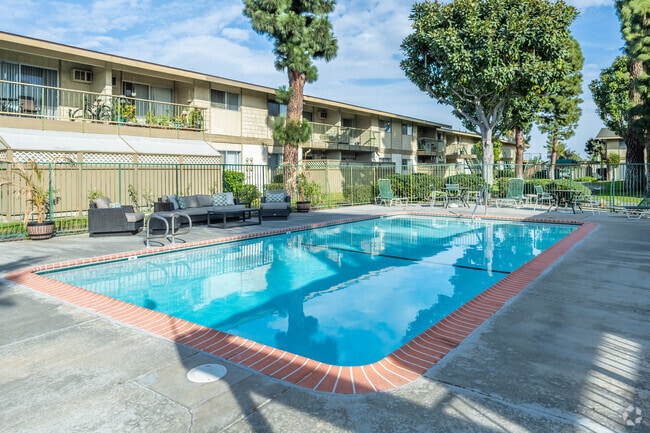 Garden View Apartments | Garden Grove, CA | Starting at $2,175