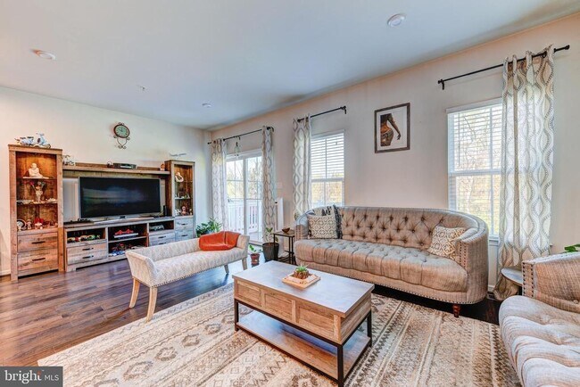 Photo - 157 Mulberry Dr Townhome