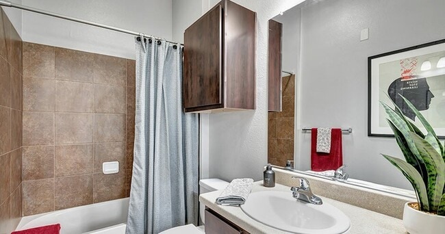 Iconic on Alvarado - Lease by the Bed