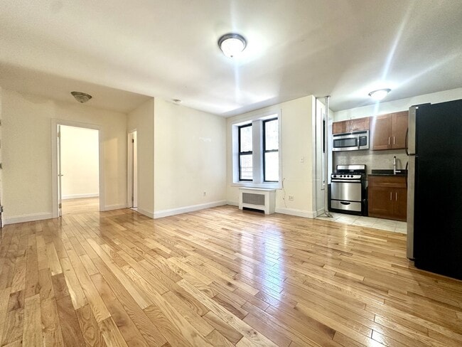 Building Photo - 585 W 204th St Rental