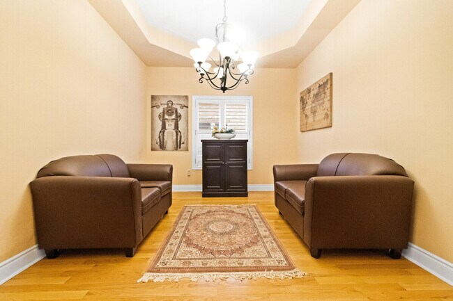 Photo - 35 Fontainebleu Rd Unit SI ID1504475P