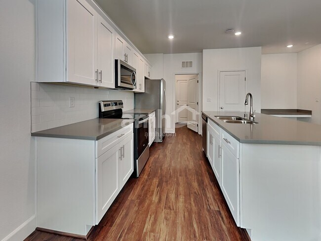 Photo - 4820 Blushing Star St