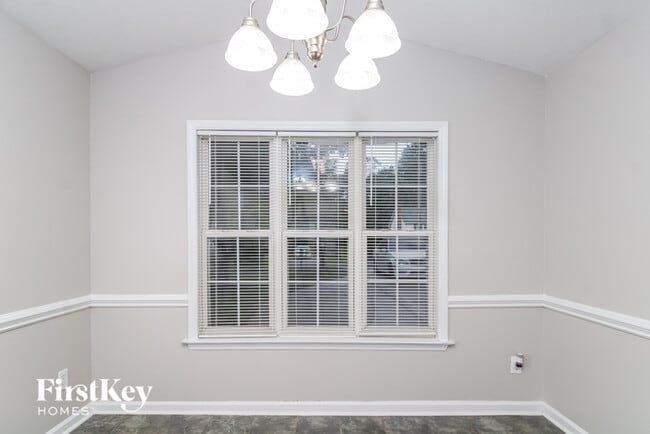 Photo - 129 Bridlewood Ave