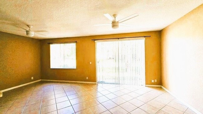 Photo - 3027 N Evergreen Cir
