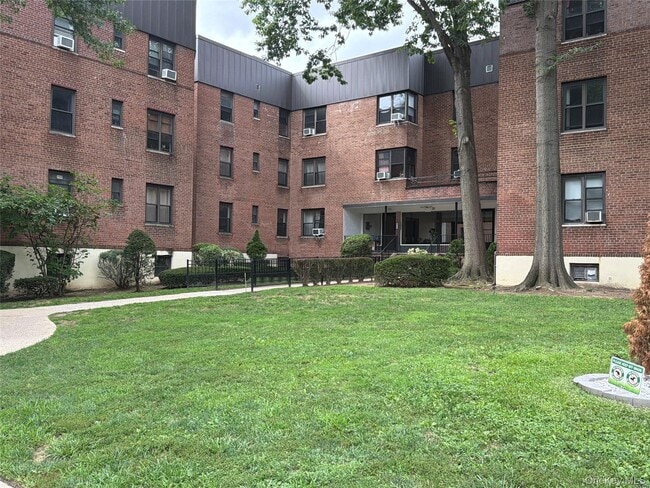 Building Photo - 21 Schenck Ave Unit 2AC