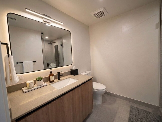 Photo - 121 NE 5th St Unidad SI FL31-ID1499077P