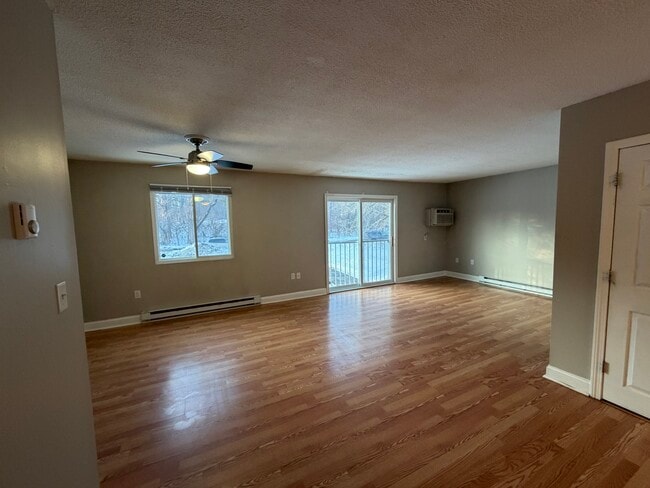 Photo - 25 Mercury Dr Unit 25B