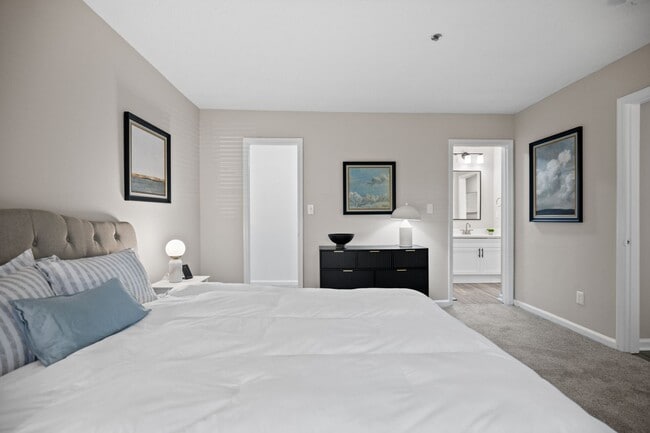 Northlake Apartments