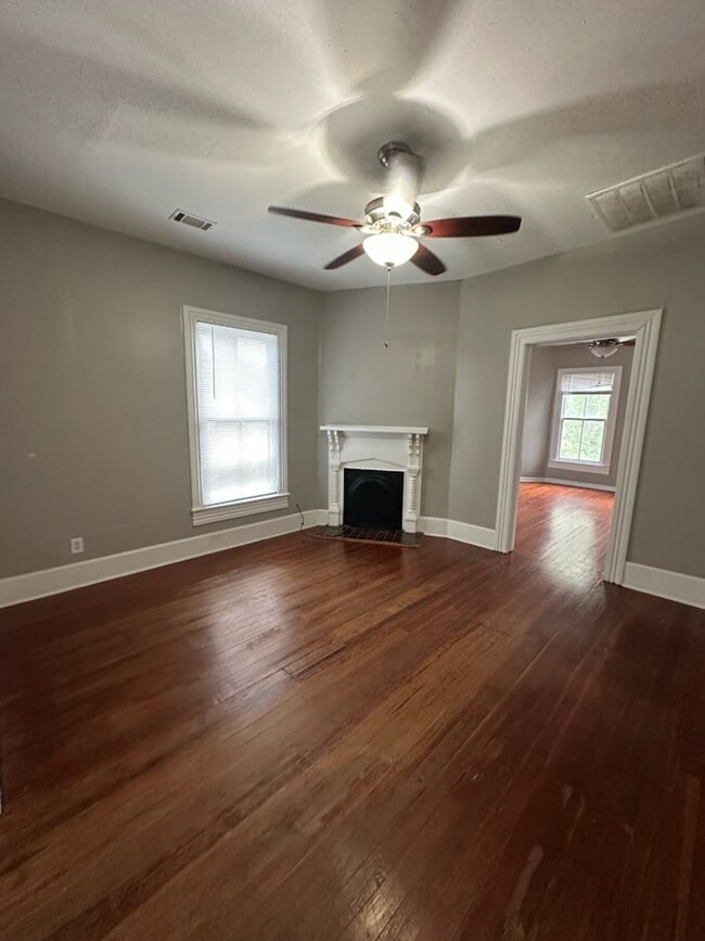 Photo - 126 E College St