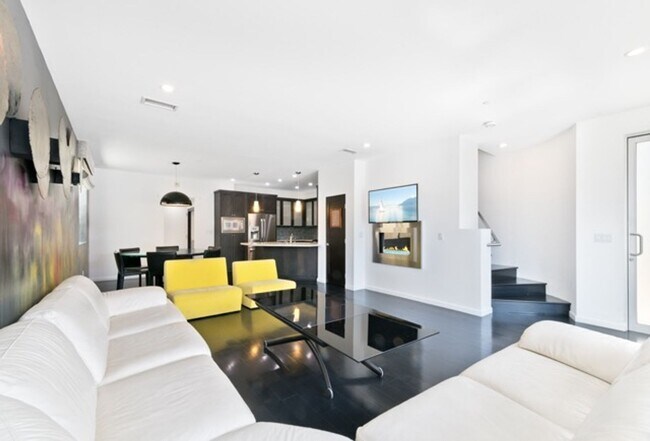 Photo - 408 E Balboa Blvd Unidad 408 E Balboa #A