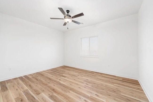 Photo - 2133 W Elk Rdg Ave