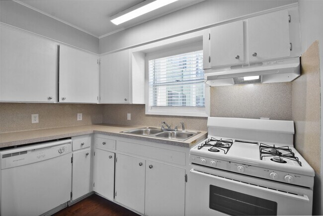 Photo - 1511 Broadmoor Dr Unidad D