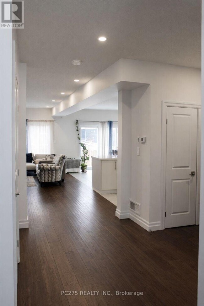 Photo - 2949 Biddulph Street