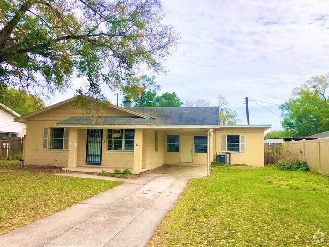Building Photo - HUGE Lakeland 3BR/1BA w/Carport in Nice Re... Rental