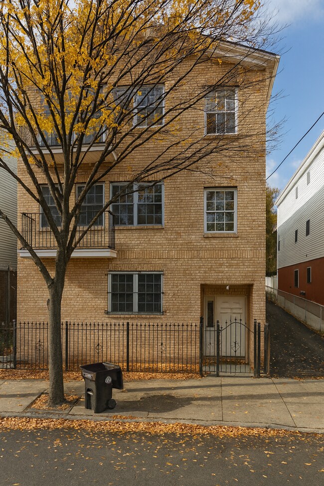 Building Photo - 17 Norfolk St