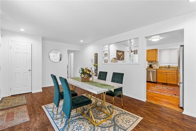 Photo - 271 Crockett Dr