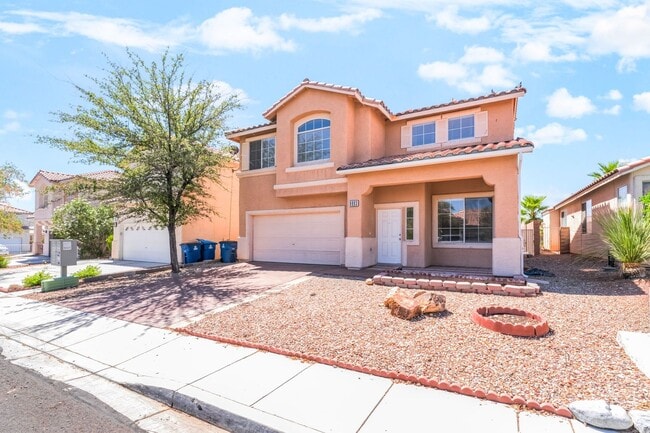 Photo - Beautiful 5 bed home with sparkling pool located in the heart of Las Vegas!