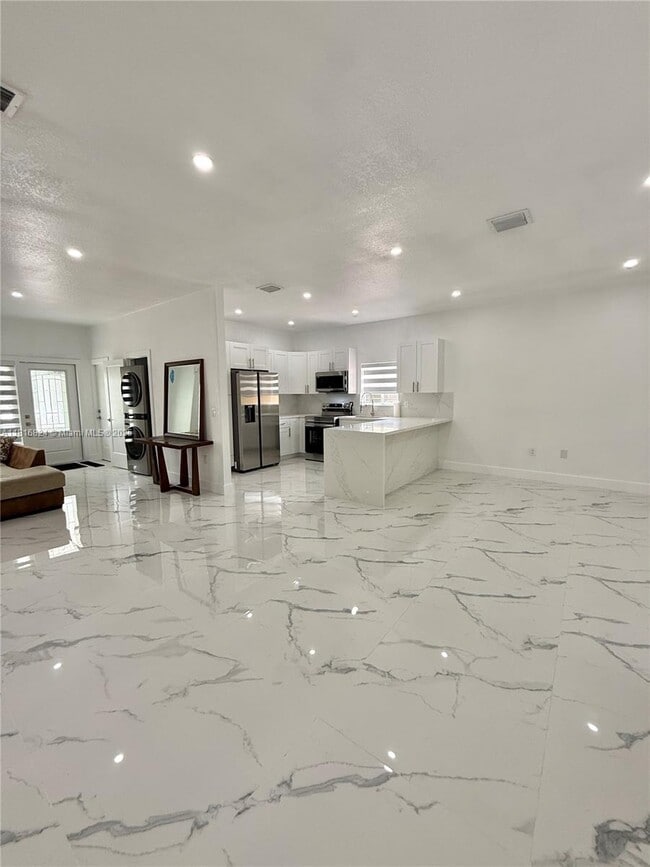 Photo - 1407 SE 6th St