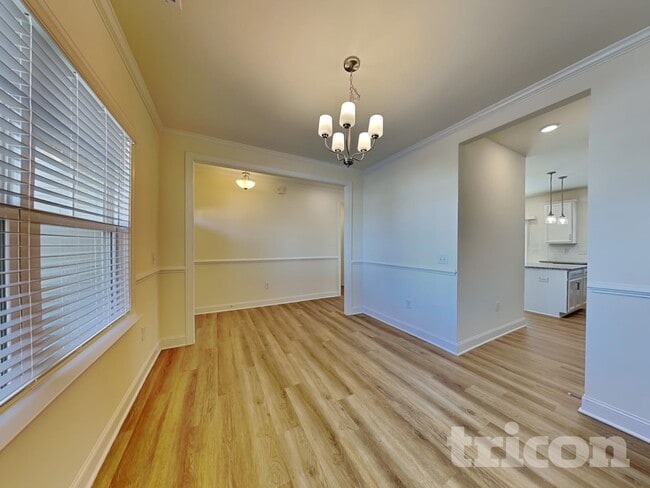 Photo - 402 Porterfield Dr