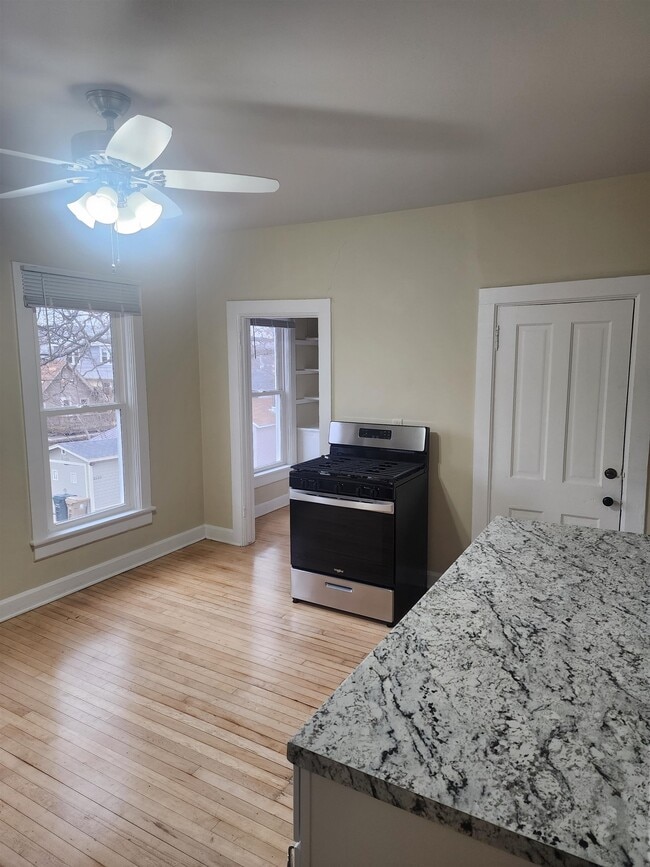 Photo - 2122 Rusk St