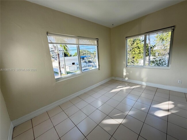 Photo - 623 NE 61st St Unit 3