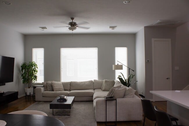 Photo - 1138 Patterson St