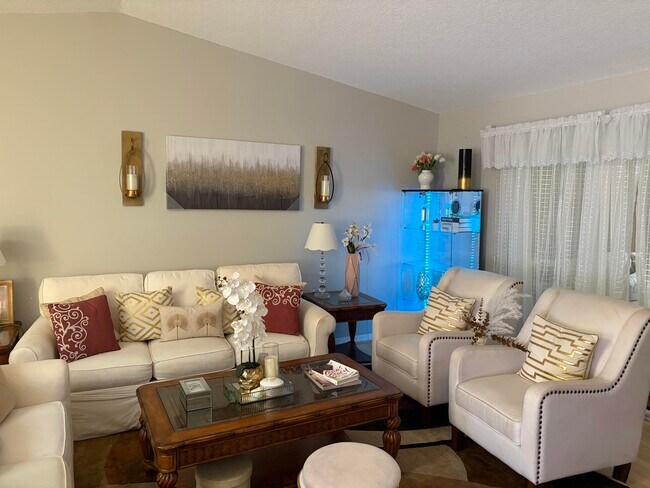 Photo - 145 SE Fallon Dr