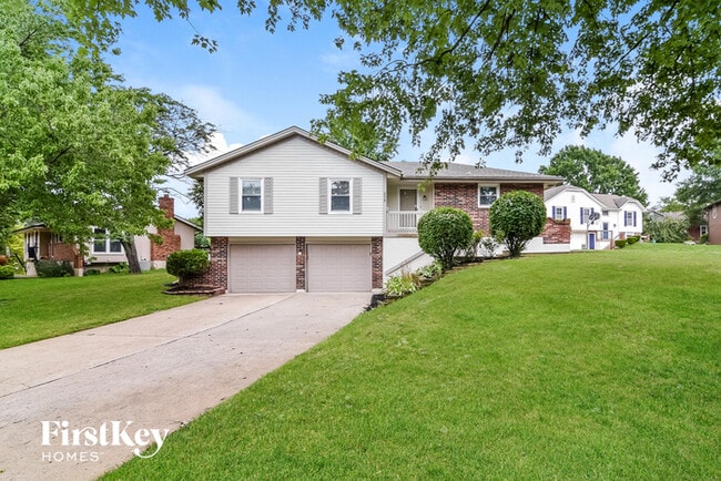 Building Photo - 229 SE Brownfield Dr