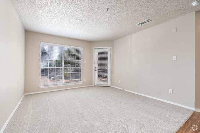 1BR, 1BA - 640SF - Living Room - Ash Lane Apartments