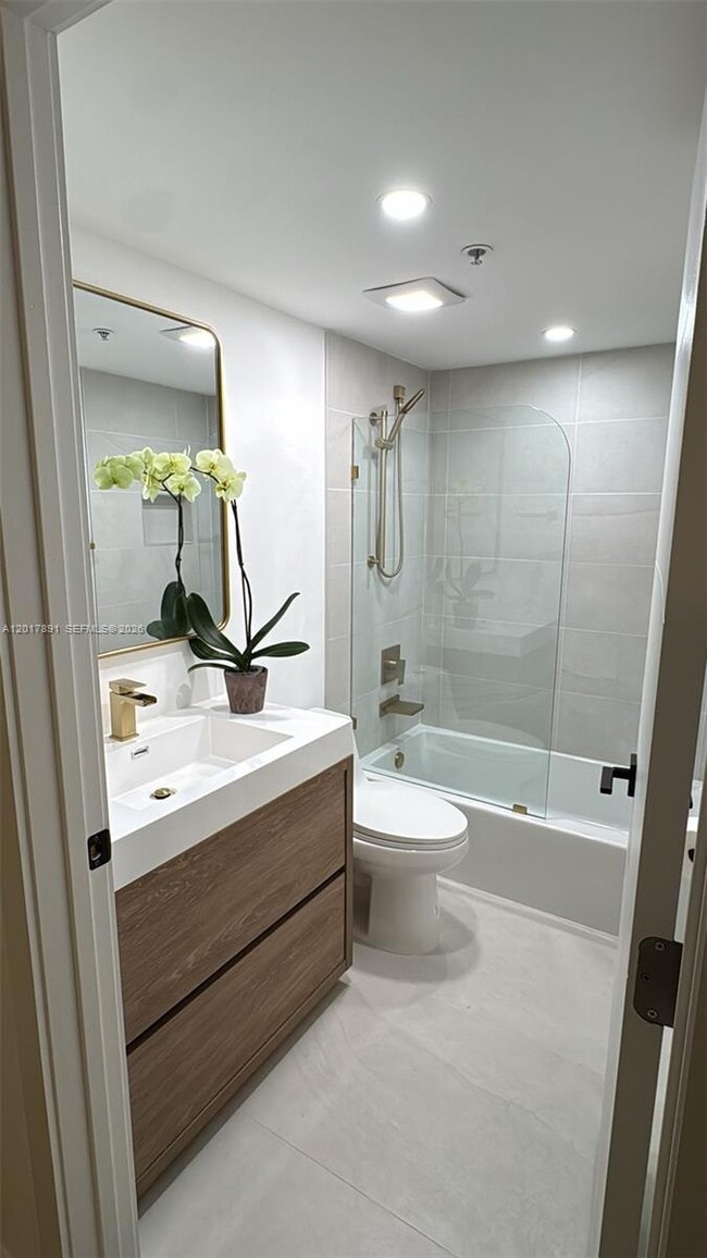 Photo - 3052 SW 27th Ave Unit 102
