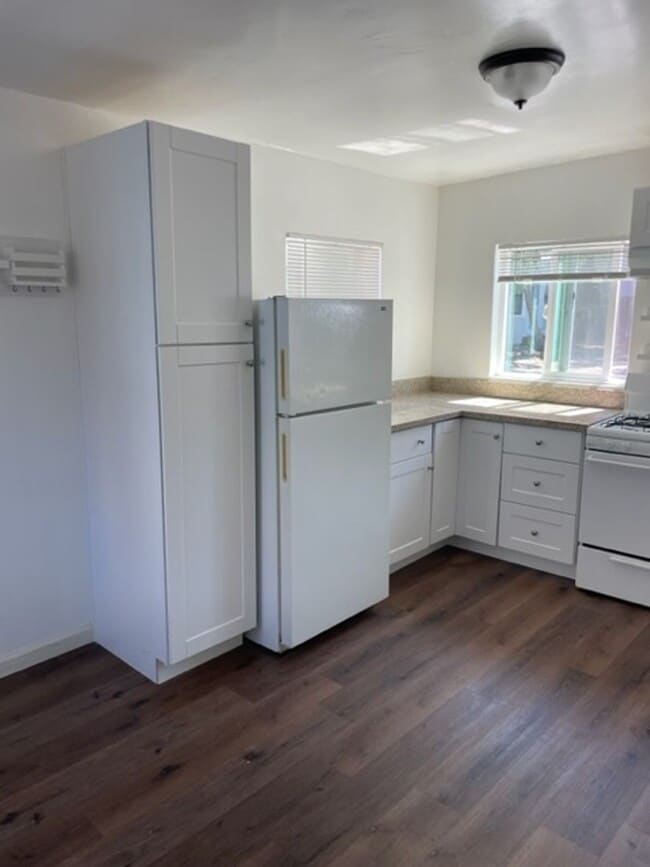 Photo - El Camino Real 6 Unit B