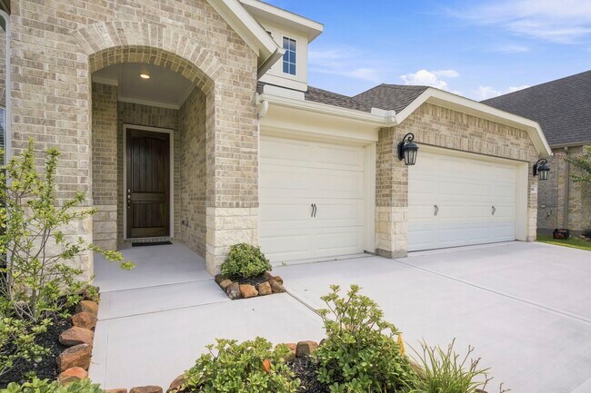 1042 Windy Creek Path