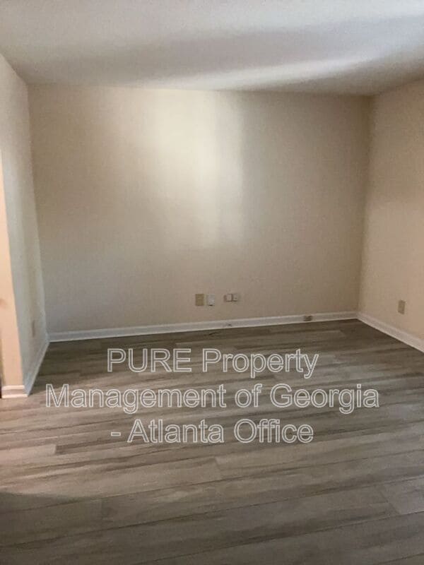 Photo - 774 Rogers Way SW